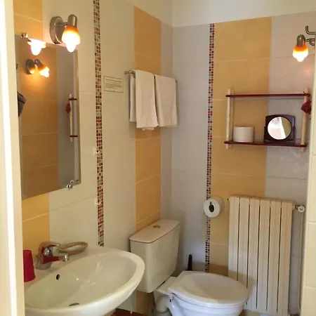 Logis Les Tilleuls 2* Saint-Cirgues-de-Jordanne