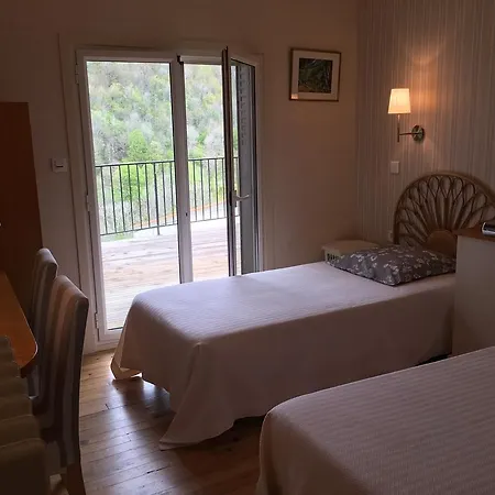 酒店 Logis Les Tilleuls 2*