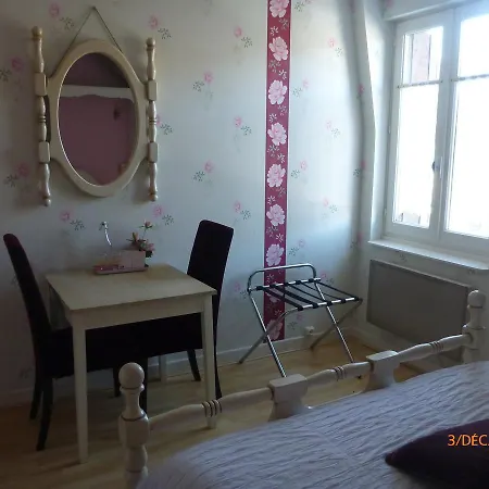 Szálloda Logis Les Tilleuls Saint-Cirgues-de-Jordanne